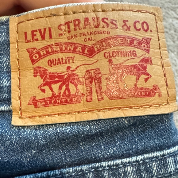 Levi's Dark Blue Skinny Jeans - Picture 3 of 6